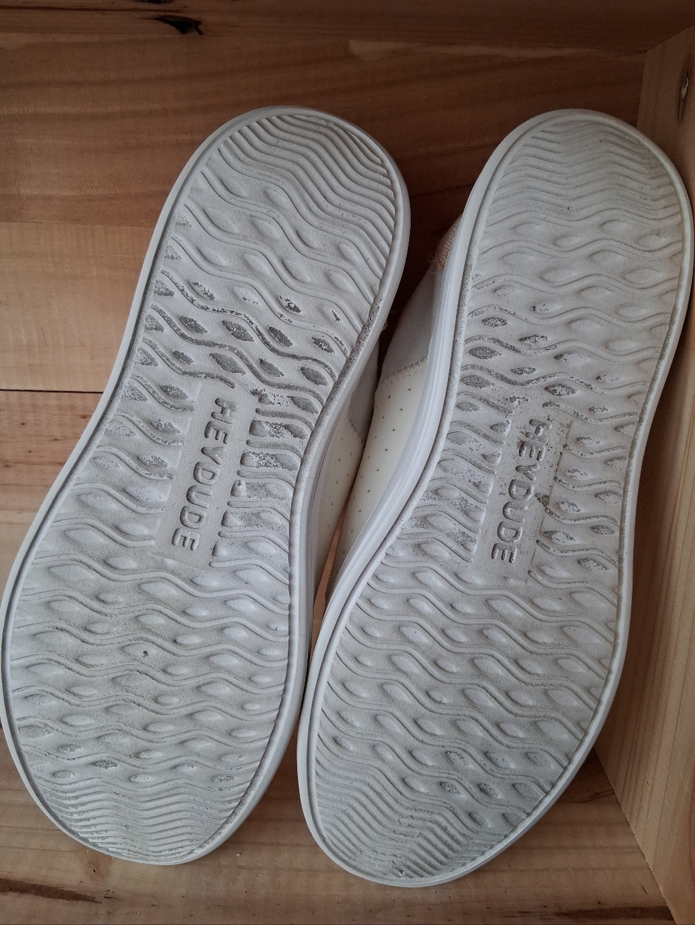 Women’s Hey Dude Karina White Sneakers Sz 10 - Picture 3 of 7